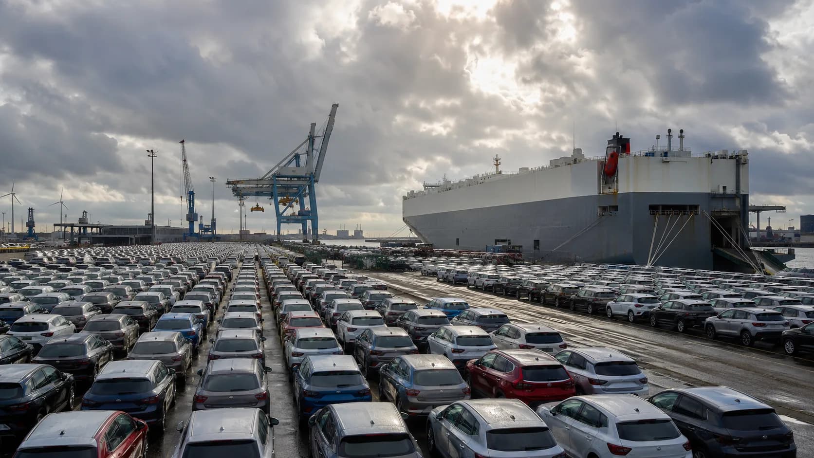 Wie viele Autos rollen wirklich durch den Emder Hafen?